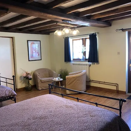 Bed & Breakfast Domaine Du Roucou