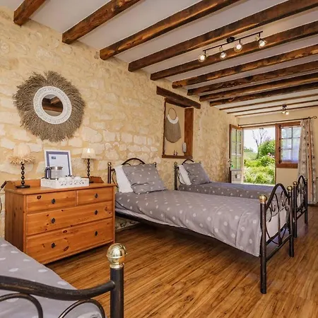 Domaine Du Roucou Bed & Breakfast